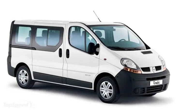 Location Renault Trafic 9 places en Martinique